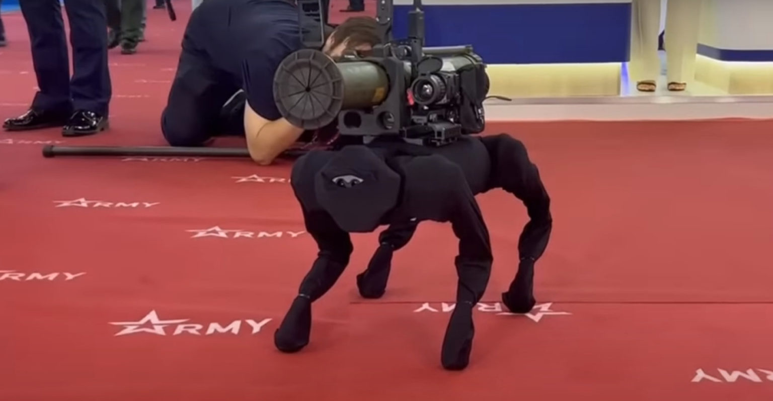 ,,Ruský" robopes. Foto: Armija 2022