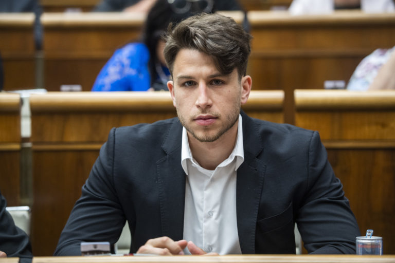 Stančík: EÚ vyzýva Irán, aby neposkytoval Rusku drony, lebo škodia civilistom