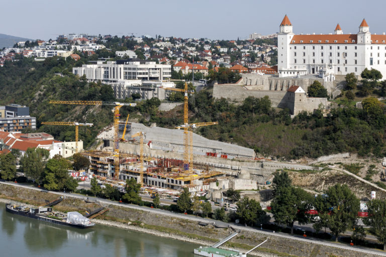 O post primátora hlavného mesta sa bude uchádzať deväť kandidátov