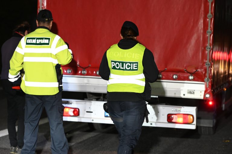 Česko zmierňuje opatrenia na hraniciach, ktoré zaviedlo pre slintačku a krívačku