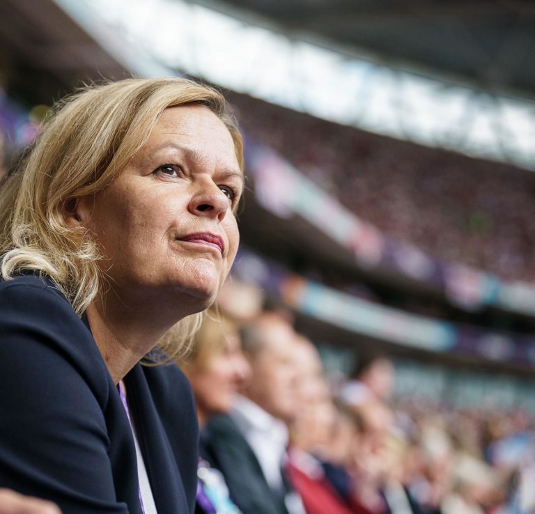 Nemecká ministerka vnútra Nancy Faeserová na futbalovom zápase. Foto: FB