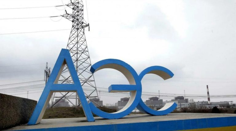 Ukrajina ohlásila na pondelok plánované i neplánované výpadky elektriny