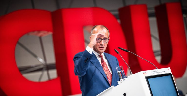 Na snímke predseda nemeckej opozičnej Kresťanskodemokratickej únie (CDU) Friedrich Merz reční počas 35. celoštátneho zjazdu nemeckej CDU v nemeckom Hannoveri 9. septembra 2022. Foto: TASR/DPA