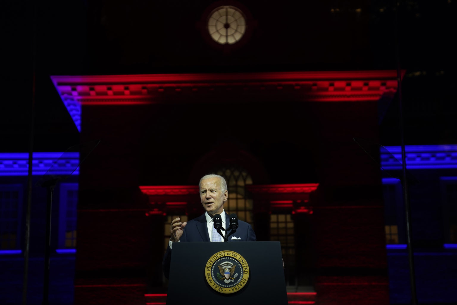 Americký prezident Joe Biden hovorí počas prejavu 1. septembra 2022 vo Philadelphii. Foto: TASR/AP