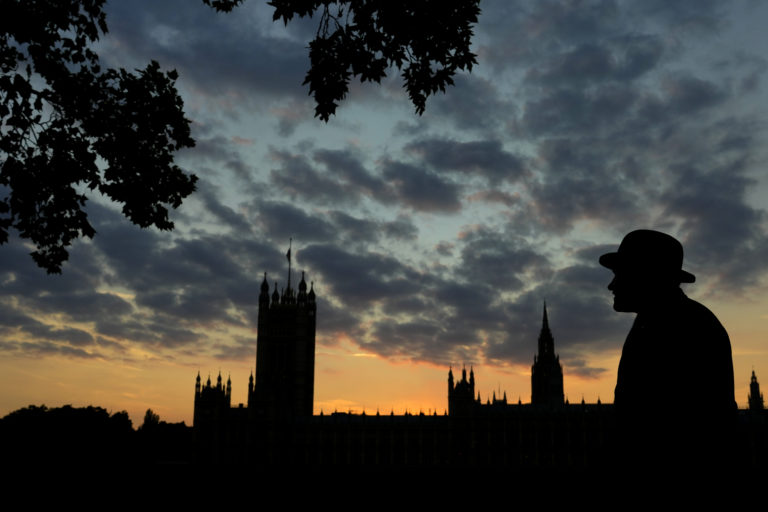 Londýn vyzýva Putina na ukončenie invázie a reálnu snahu o mier