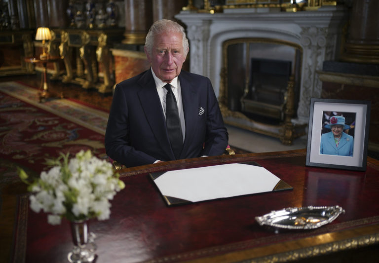 Britský kráľ Karol III. so svojím prvým prejavom verejnosti. Foto: TASR/AP
