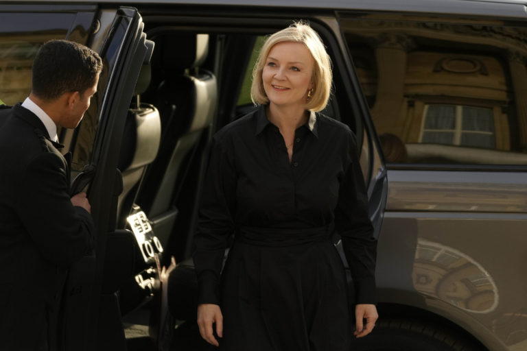 Demisiu Trussovej v prieskume schvaľuje 79 percent Britov