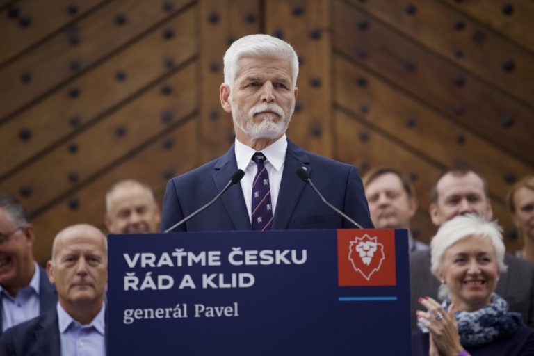 ČR: Prezidentské voľby by vyhral Petr Pavel. Babiš v prieskume oproti júlu stráca
