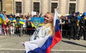 Ruská influencerka nabáda Rusov žijúcich v zahraničí plytvať energiami