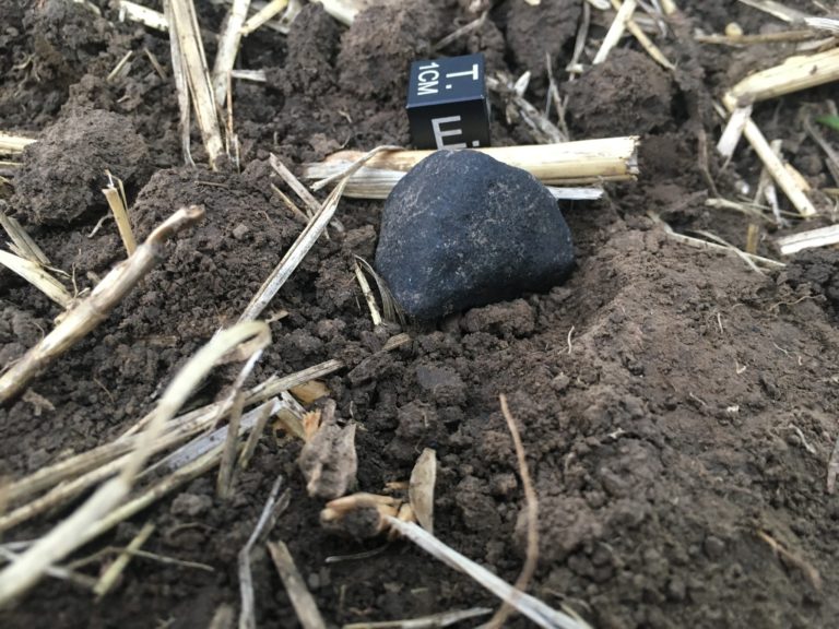 V obci Pusté Úľany pri Galante našli úlomok meteoritu