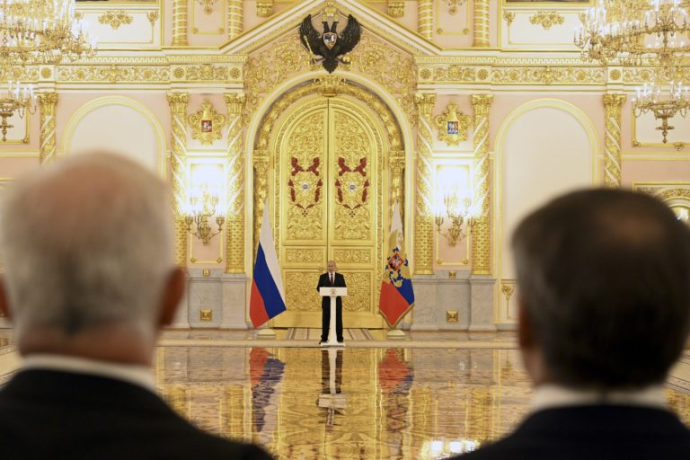 Snahy USA o zachovanie dominancie vo svete sú odsúdené na neúspech, vyhlásil Putin