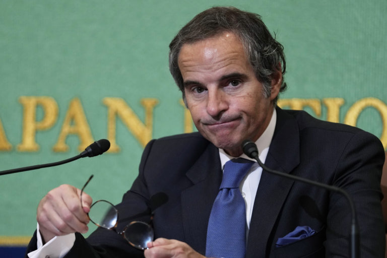 Irán má zásoby obohateného uránu 19-krát vyššie, ako povoľuje limit, upozorňuje MAAE