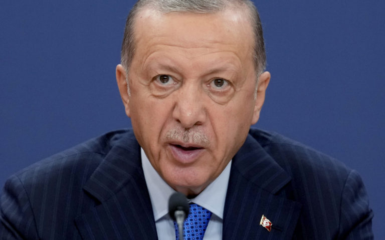 Erdogan: Turecko podporuje územnú celistvosť Ukrajiny, Krym jej treba vrátiť