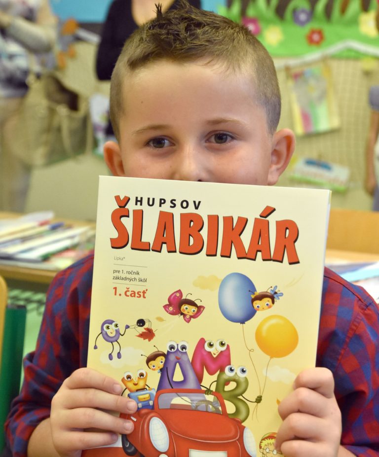 Rodičia prvákov opäť dostanú jednorazovo zvýšený prídavok na dieťa