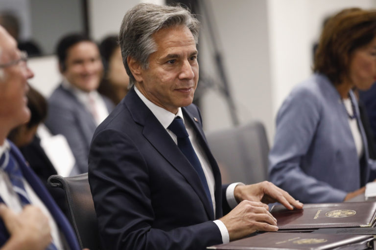 Rusko neprejavuje ochotu zapojiť sa do zmysluplných rozhovorov s USA, tvrdí Blinken