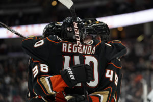 V piatok štartuje v Prahe NHL. Pripravte sa na vyrovnanú hokejovú sezónu s viacerými favoritmi