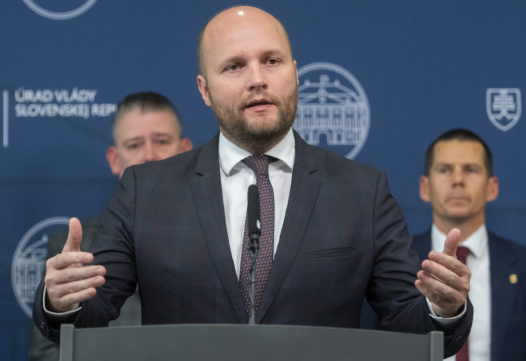 Naď: Referendum v Sliači neznamená nič pre Slovensko, vládu, ministerstvo obrany ani mesto