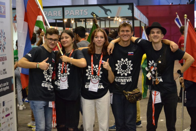 Slovenskí študenti na súťaži FIRST Global Challenge. Zdroj: Tomáš Murin