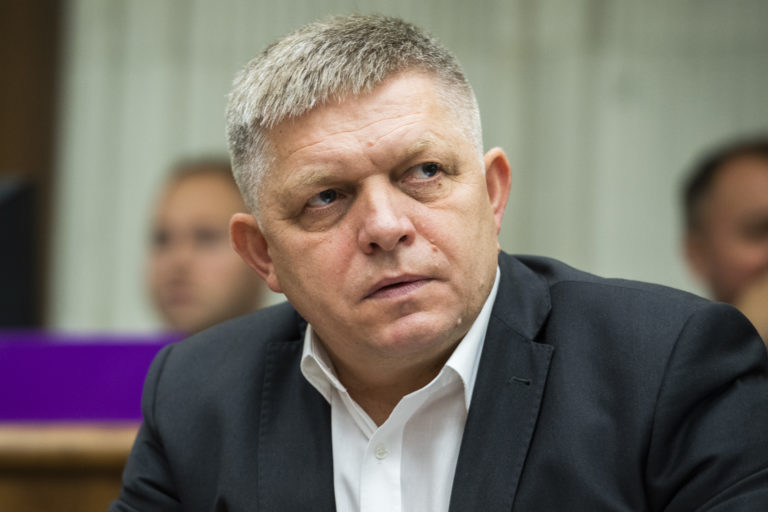 Smer je pripravený rokovať o predčasných voľbách s celou opozíciou vrátane tarabovcov