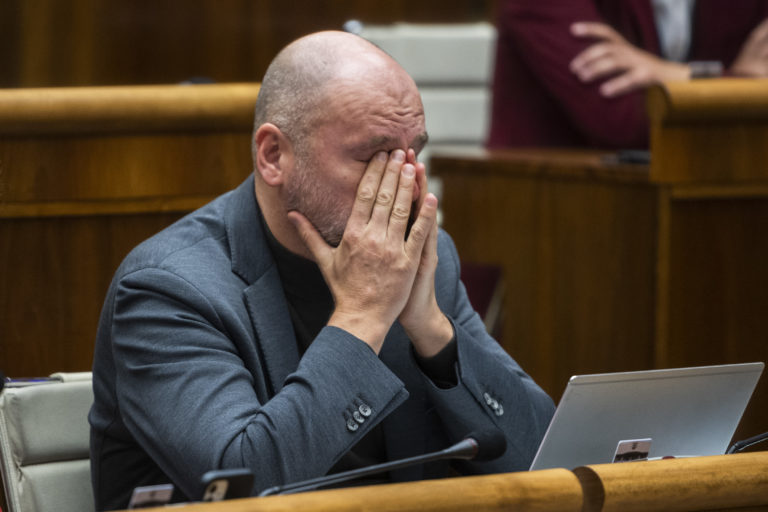 Prieskum: Voľby v decembri by vyhral Hlas pred Smerom a PS. SaS je tesne nad hranicou zvoliteľnosti