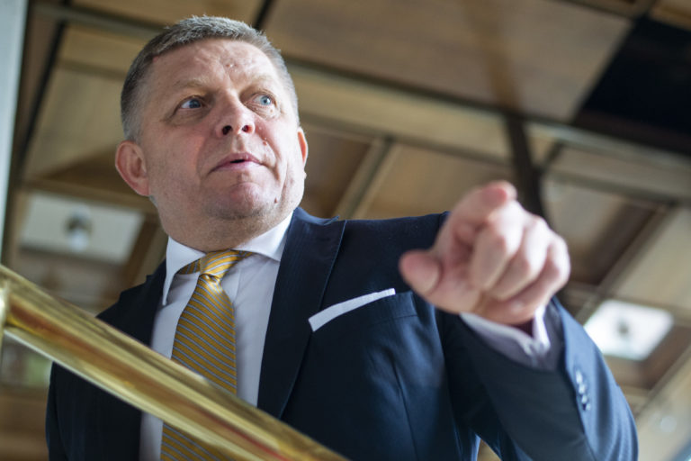 Fico rokoval s opozíciou o dohode k predčasným voľbám a podpore vládnych zákonov