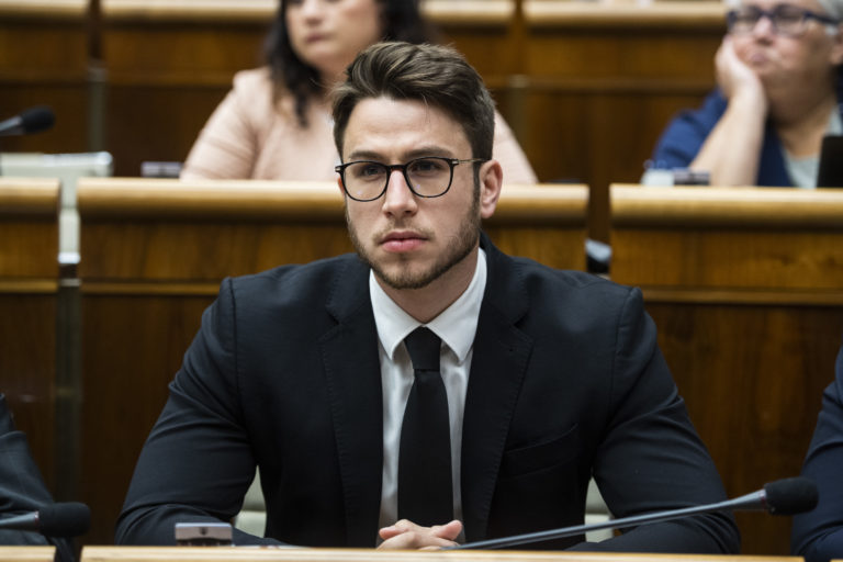 OĽaNO vylúčilo spoluprácu s Hlasom. Podľa Stančíka je koalícia Hlas, Smer a Republika desivá alternatíva