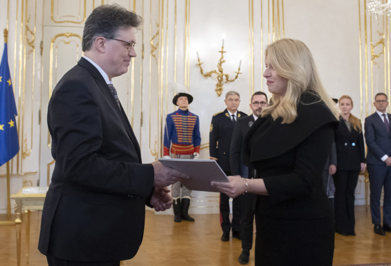 Prezidentka Zuzana Čaputová a nový minister školstva, vedy, výskumu a športu SR Ján Horecký 4. októbra 2022 v Bratislave. Foto: TASR/ Martin Baumann