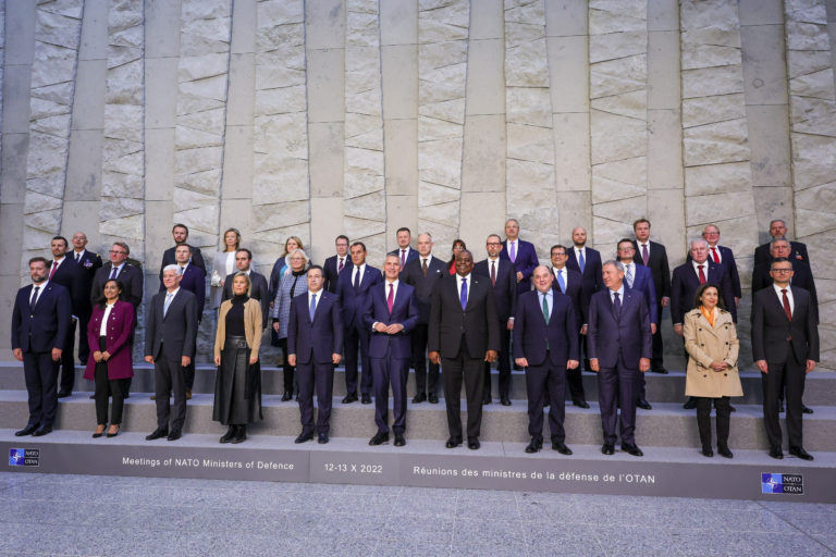 Austin: Američania budú brániť každý centimeter územia NATO