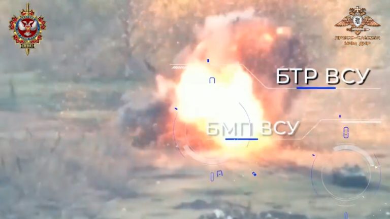 Pokus Ukrajincov o útok sa skončil katastrofou. Jednotku zdecimovalo delostrelectvo na mínovom poli