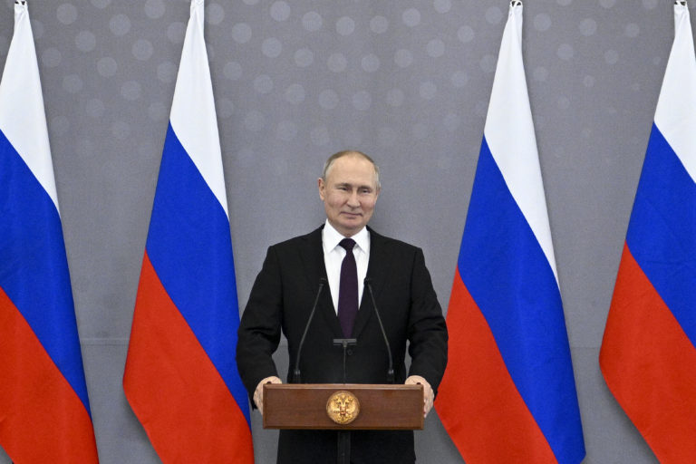 Putin: Rusko ďalšie masívne útoky na Ukrajinu zatiaľ neplánuje