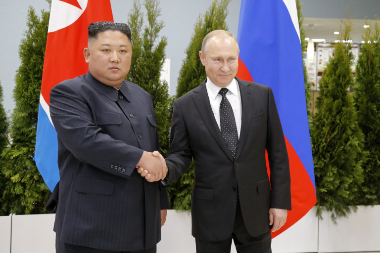 Kim Čong-un sa vraj stretne s Putinom, aby dohodli dodávky zbraní