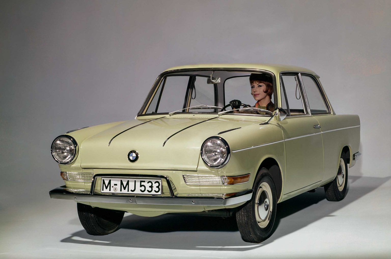 BMW 700 zachránilo automobilku pred krachom
Foto: BMW
