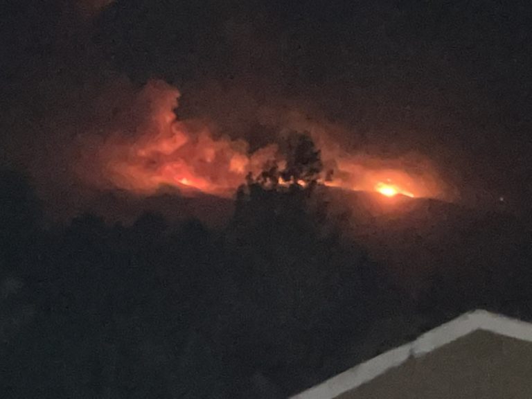 Požiar na Kilimandžáre. Foto: Twitter