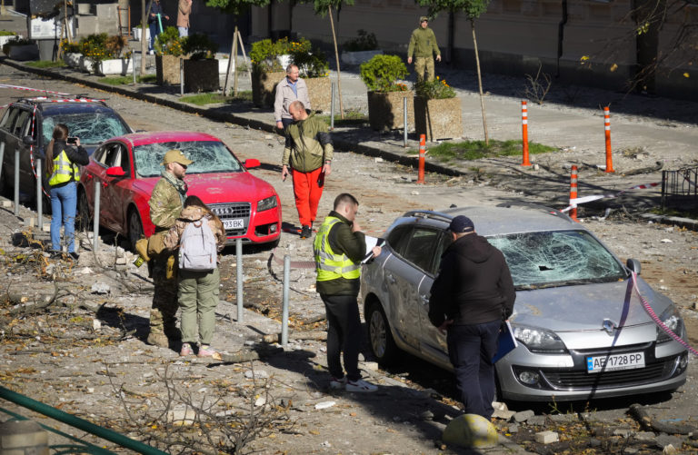 Borrell: EÚ stojí pri Ukrajine, ďalšia vojenská pomoc je na ceste