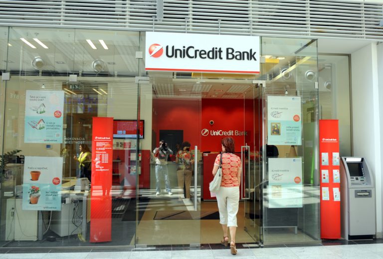 Šéf banky UniCredit podporuje zlučenie s nemeckou Commerzbank