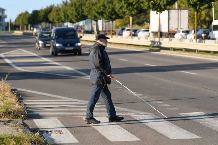 Únia nevidiacich a slabozrakých Slovenska: Braillovo písmo na mnohých miestach chýba