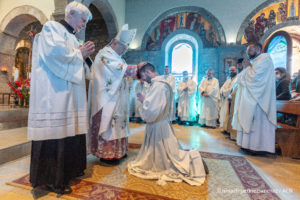 Obnova cirkvi v Gruzínsku: Vieru zachránil ruženec