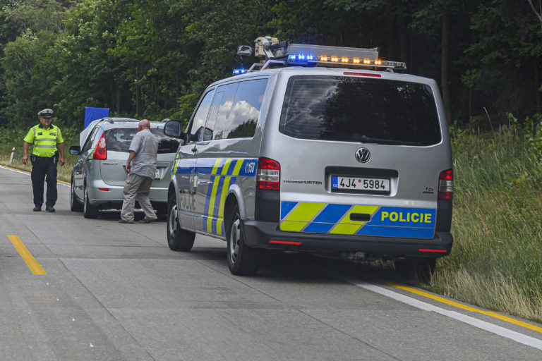 V pražskom parku našli tri mŕtve osoby, polícia vyšetruje násilnú smrť