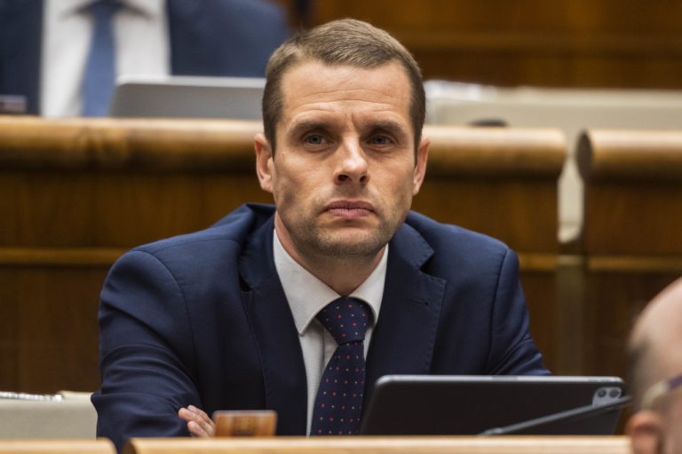 Klus pohorel v EP. Obrovská hanba pre Slovensko, toto som ešte nezažil, reaguje český europoslanec