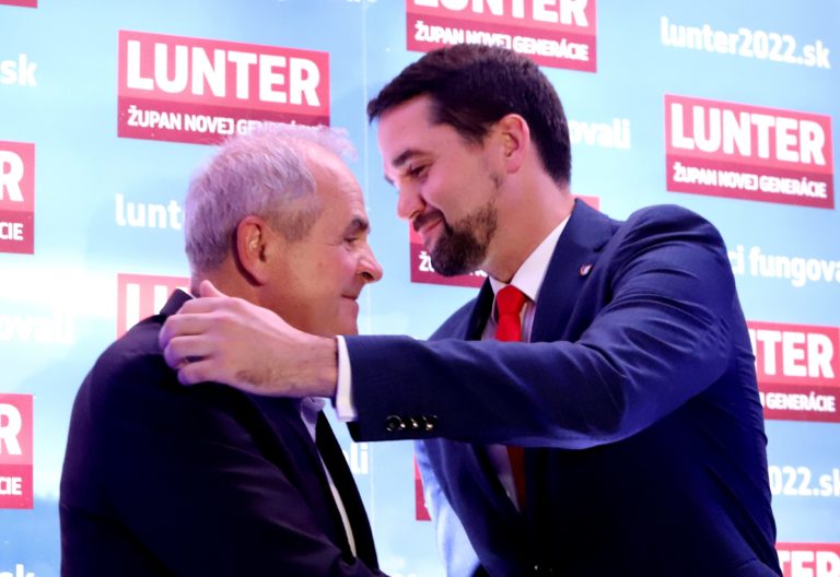 Republika podala trestné oznámenie na vedenie Banskobystrického samosprávneho kraja