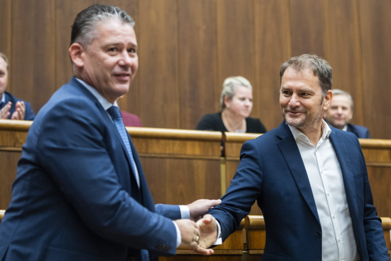 Zľava minister vnútra SR Roman Mikulec (OĽaNO) a minister financií SR Igor Matovič (OĽaNO). Foto: TASR/Jaroslav Novák