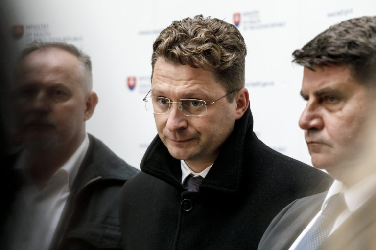 Lekári sa dočkali. Parlament schválil dohodu, ktorá im zvýši platy a zlepší pracovné podmienky