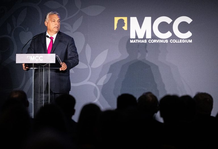 Viktor Orbán na pôde Mathias Corvinus Collegium. Foto: Facebook