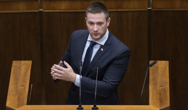 Prieskum: Voľby by vyhral Hlas pred Smerom. Republika je prvýkrát tretia, OĽaNO mimo parlamentu