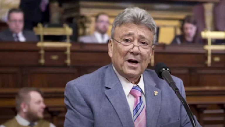 Zástupcu štátu Pensylvánia znovu zvolili, hoci je mesiac mŕtvy