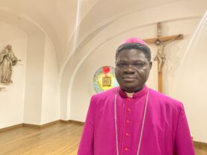 Nigéria sa stáva poľom zabíjania kresťanov. Združenie vyzýva duchovných i veriacich, aby sa bránili