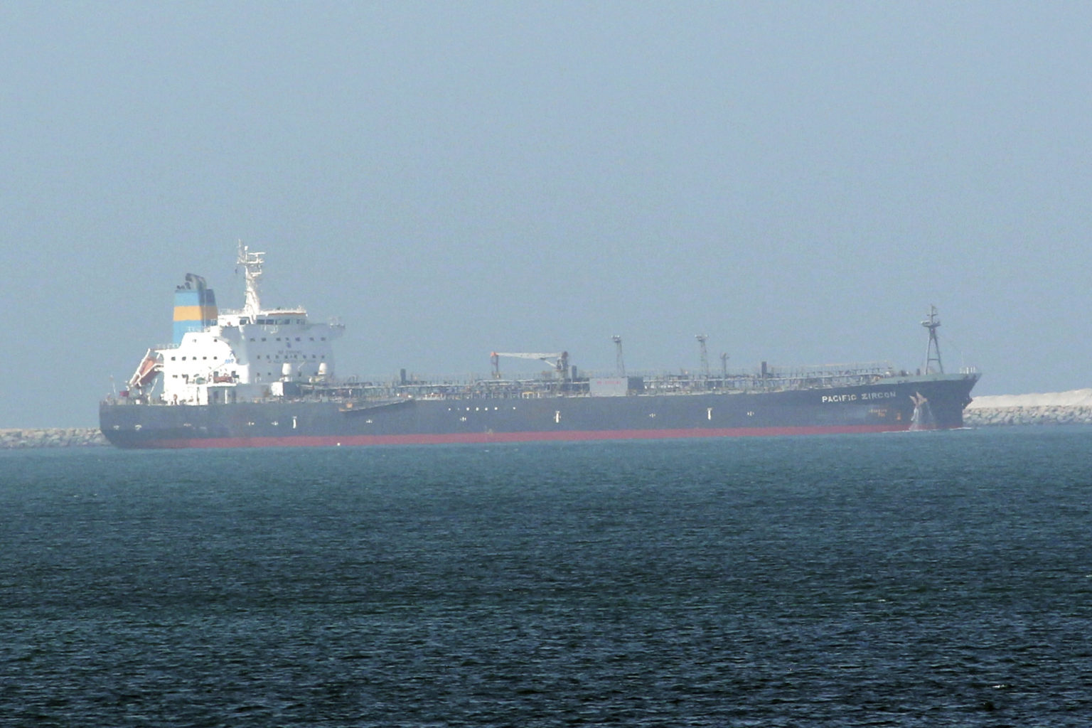 Na nedatovanej archívnej snímke zo 16. augusta 2015 tanker Pacific Zircon plaviaci sa pod libérijskou vlajkou. Foto: TASR/AP 