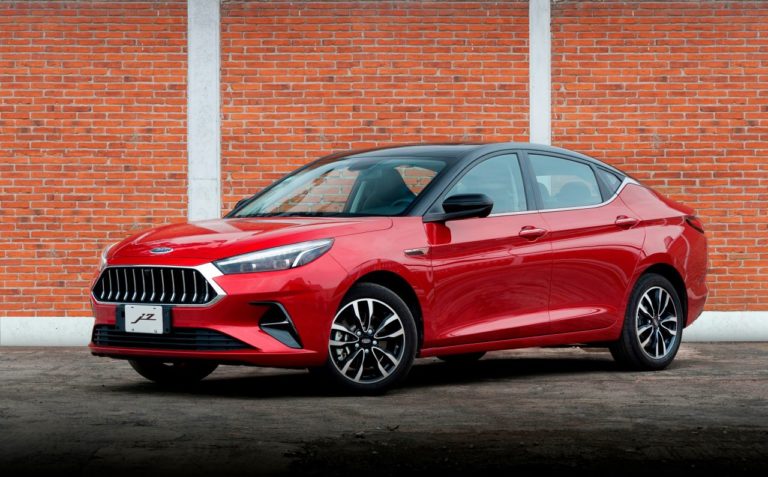 Rusko oživuje značku Moskvič zo sovietskej éry. Nové autá však majú mať moderný čínsky dizajn