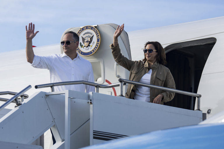 Viceprezidentka USA navštívila ostrov v oblasti, ktorú si nárokuje Čína