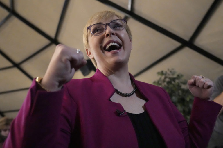 Von der Leyenová zagratulovala Pircovej Musarovej k víťazstvu v slovinských prezidentských voľbách